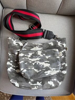 Koala Kanvas Canvas Camo Crossbody Bag with Red-Black Stripe Strap Like New